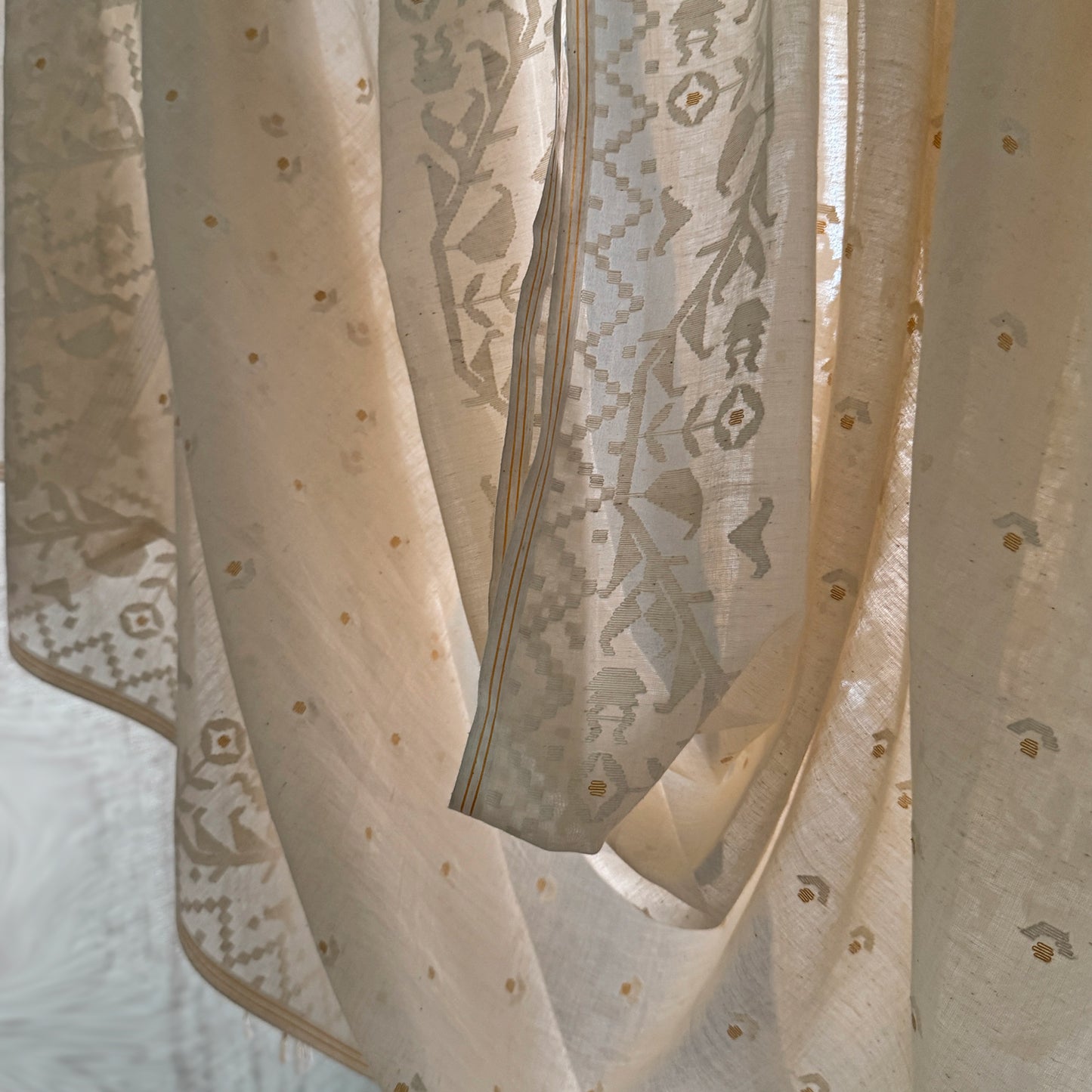 Jamdani DIYA Shoulder Wrap-Preorder