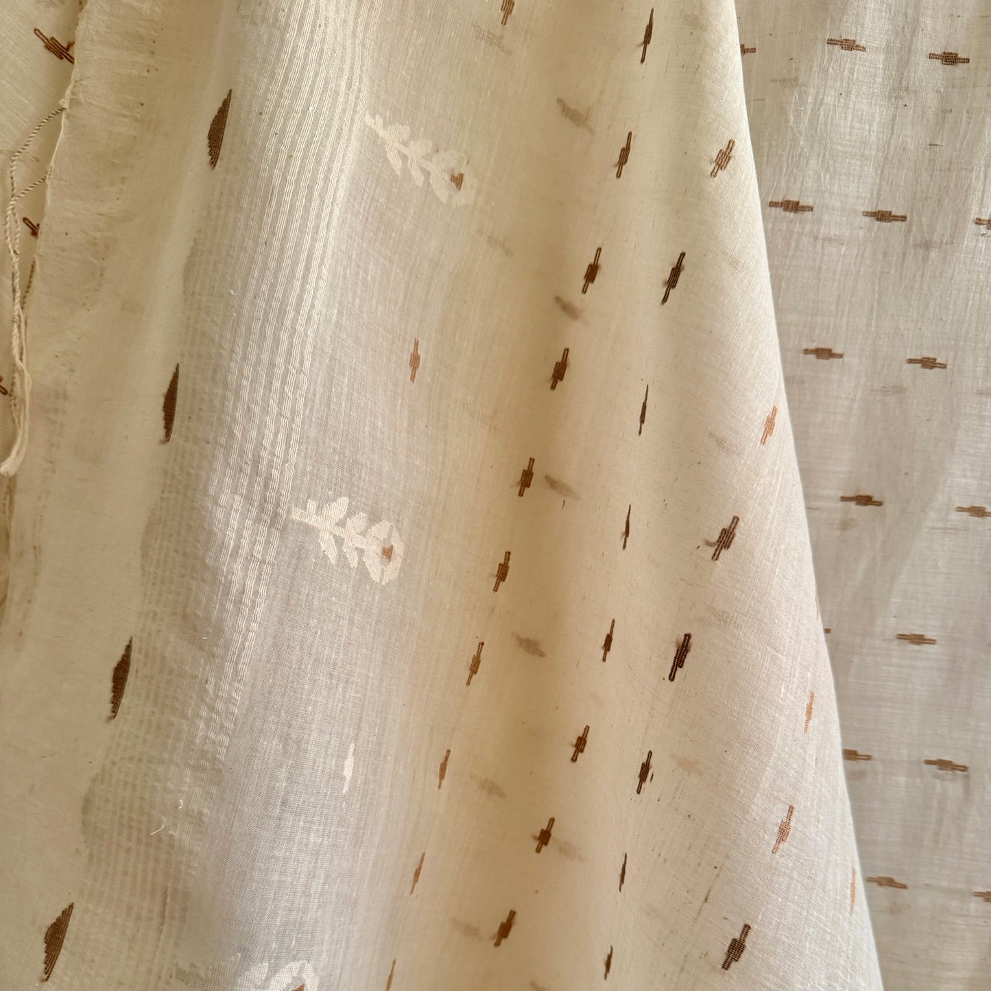 Jamdani LIOR Shoulder Wrap