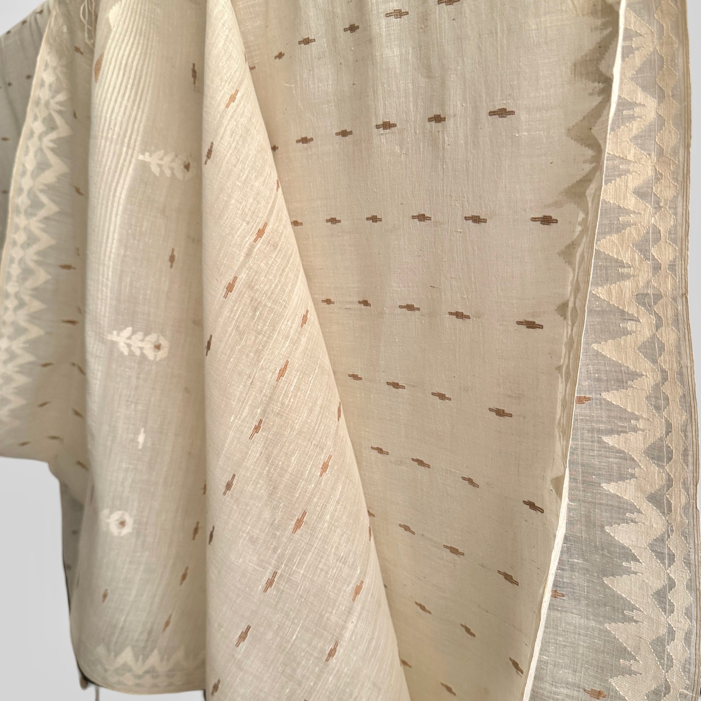 Jamdani LIOR Shoulder Wrap