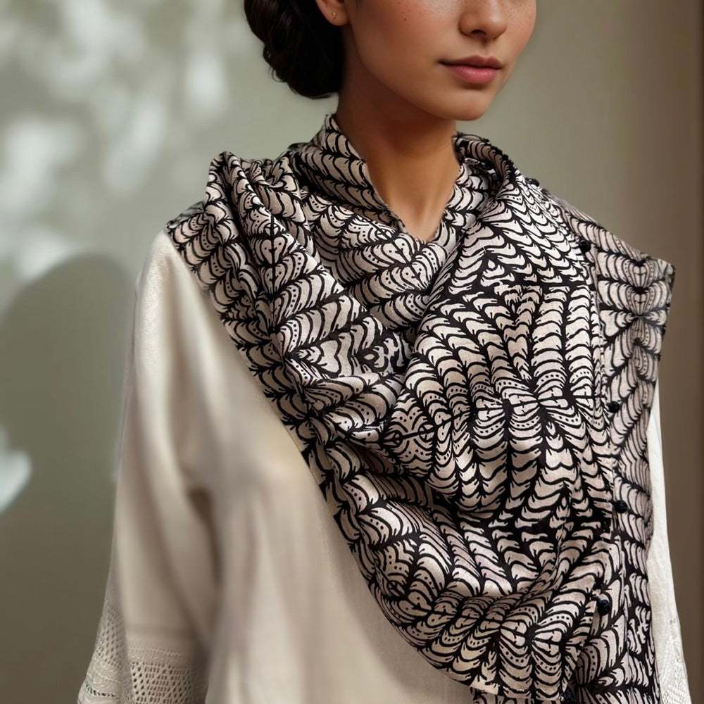 LEAF MINUTIAE Cotton Silk Black and White Scarf