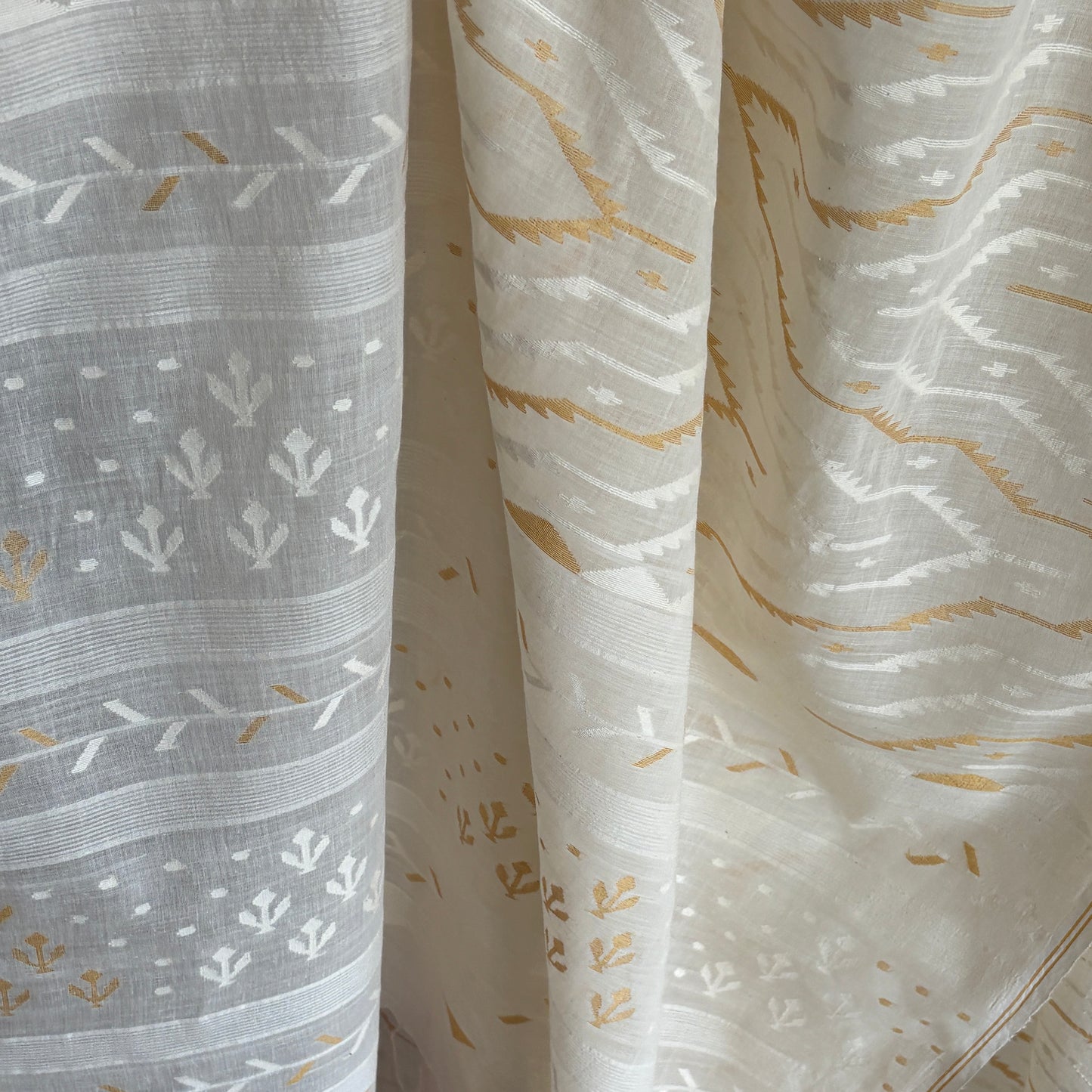 Jamdani Zigzag Jaal Cotton Sari