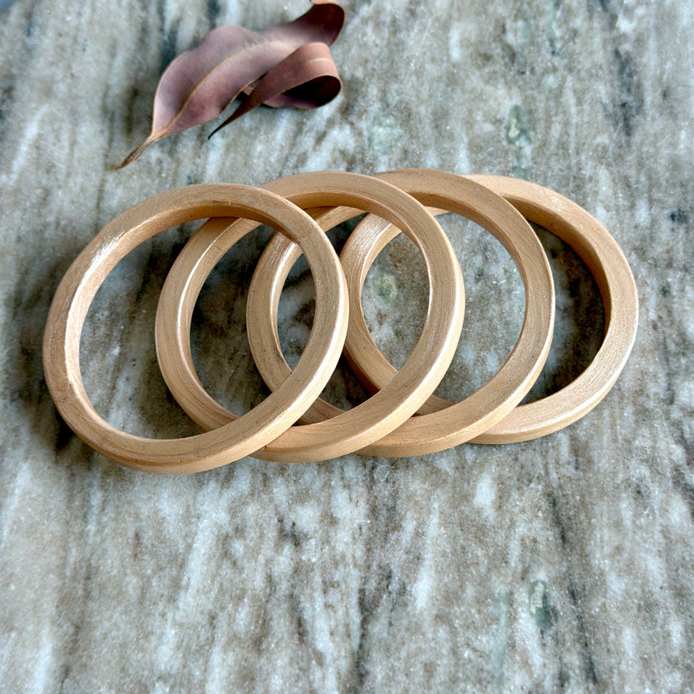CONCH Handmade Peach Ivory Lac Bangle