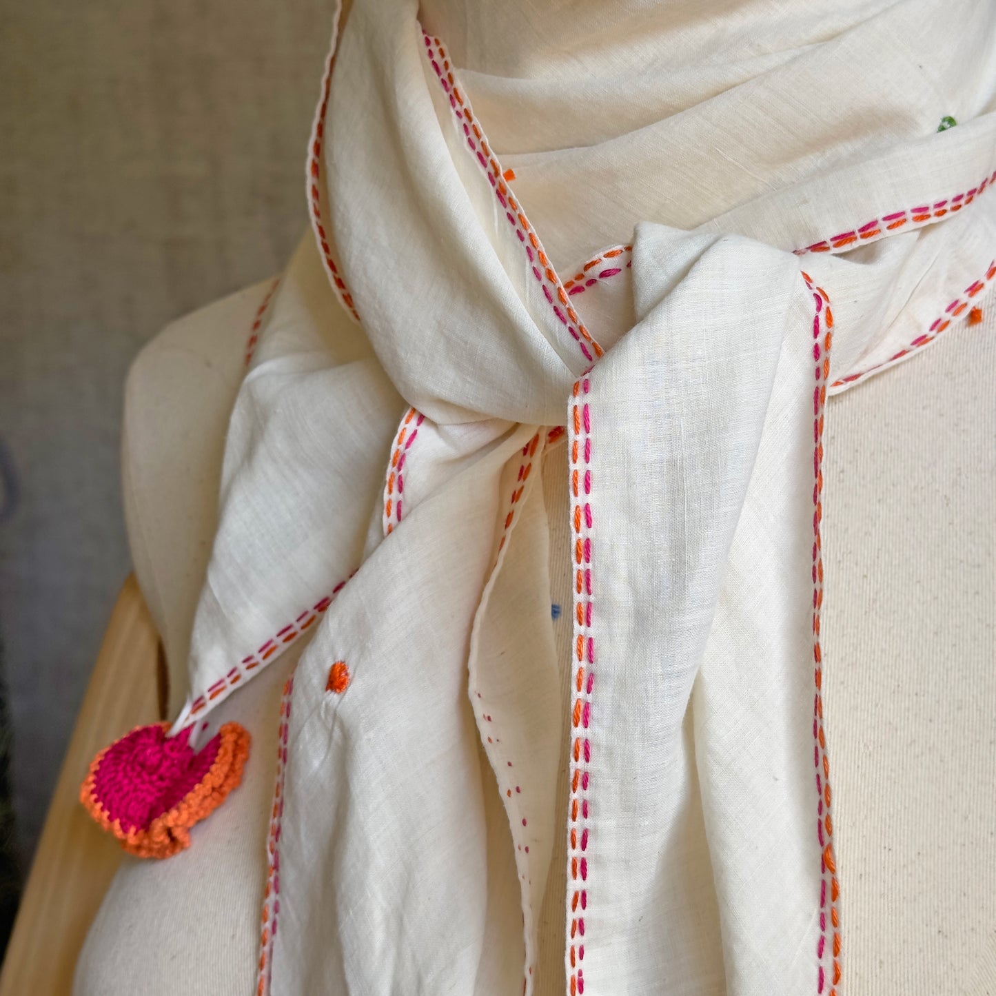 Trigonal Handwoven White Scarf