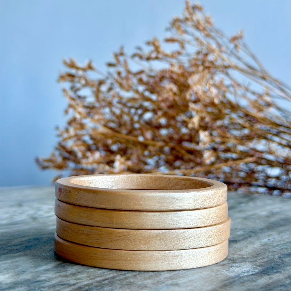 CONCH Handmade Peach Ivory Lac Bangle