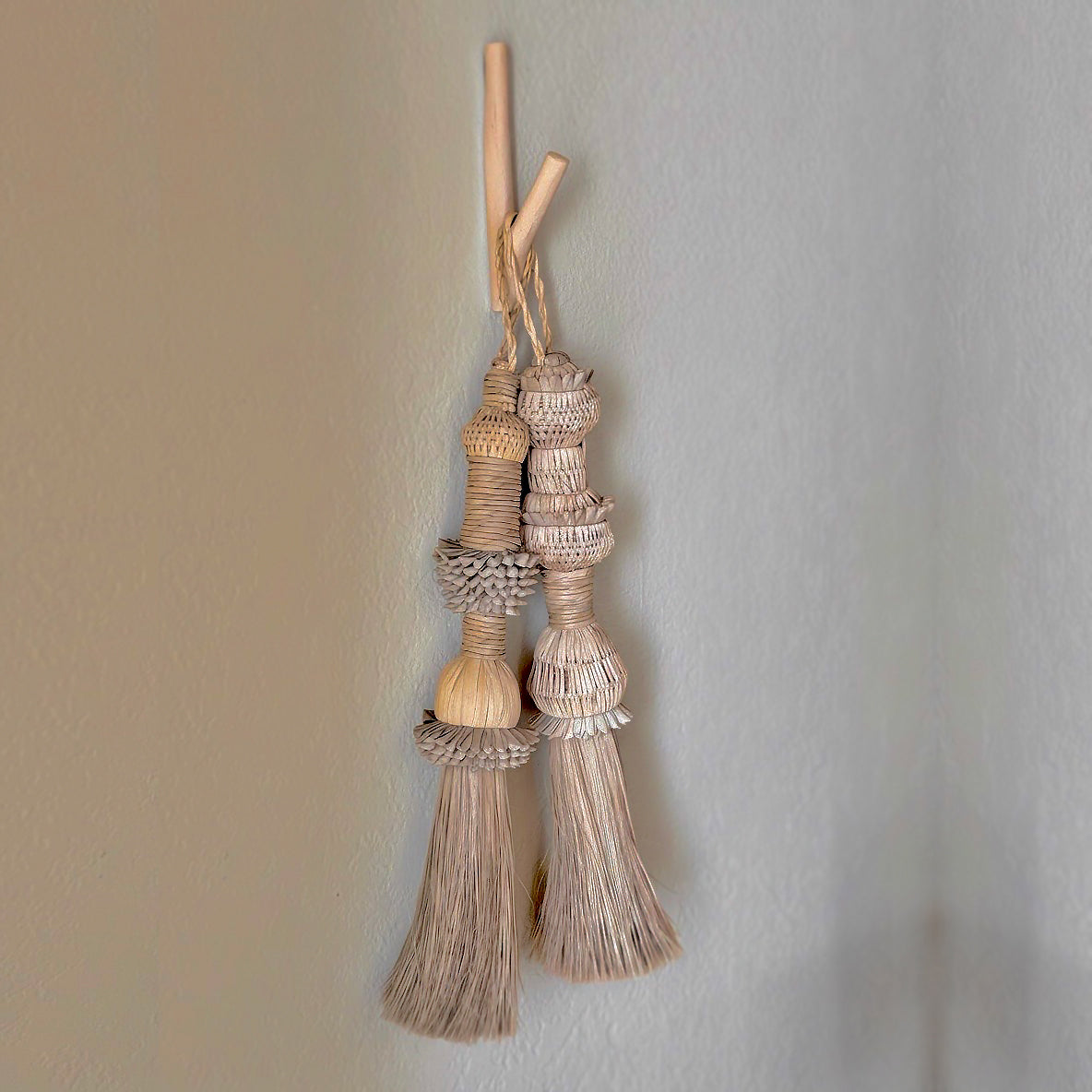 BLOOM Maang Wall Decor Brush