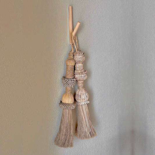 BUD Maang Wall Decor Brush