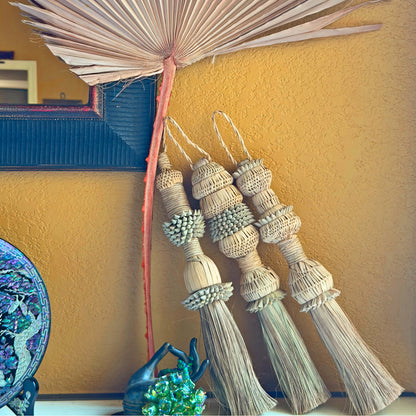 BLOOM Maang Wall Decor Brush