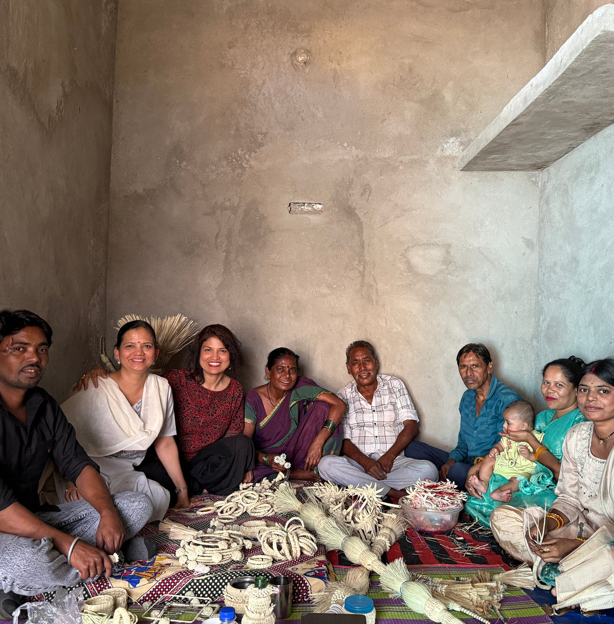 BLOOM Maang Wall Decor Brush