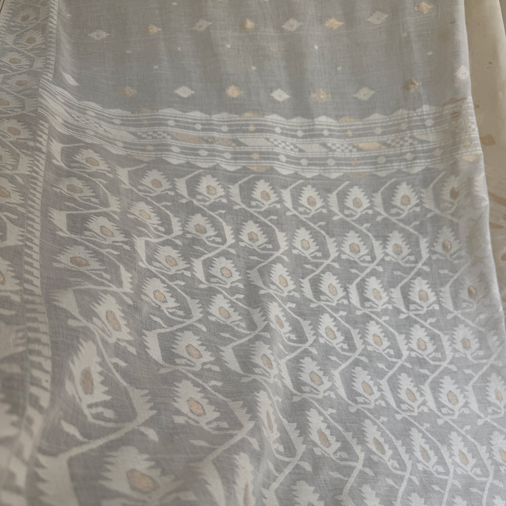 KOROLA Jamdani Handwoven Sari