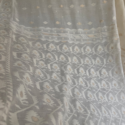 KOROLA Jamdani Handwoven Sari