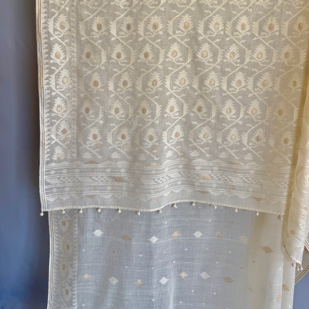 KOROLA Jamdani Handwoven Sari