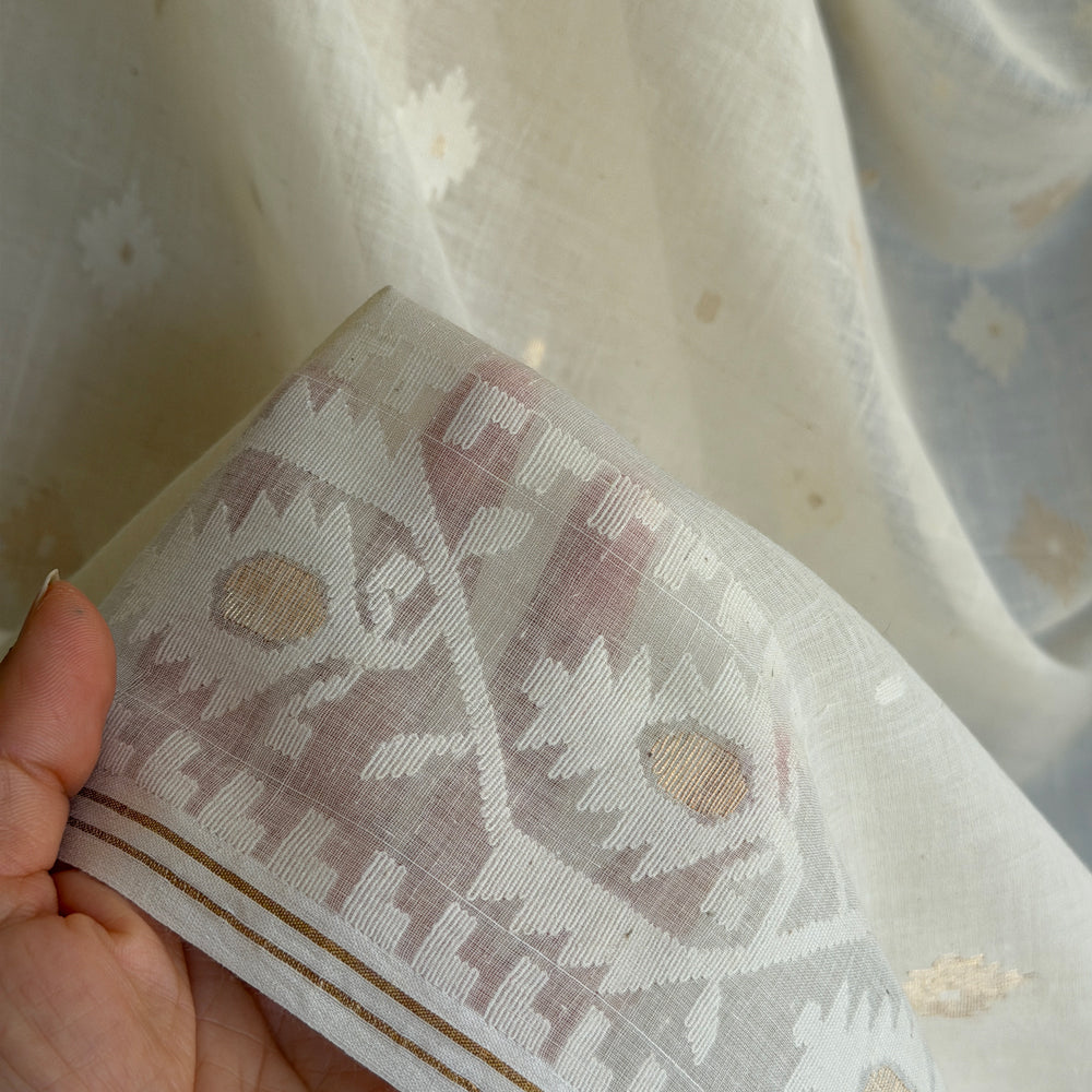 KOROLA Jamdani Handwoven Sari